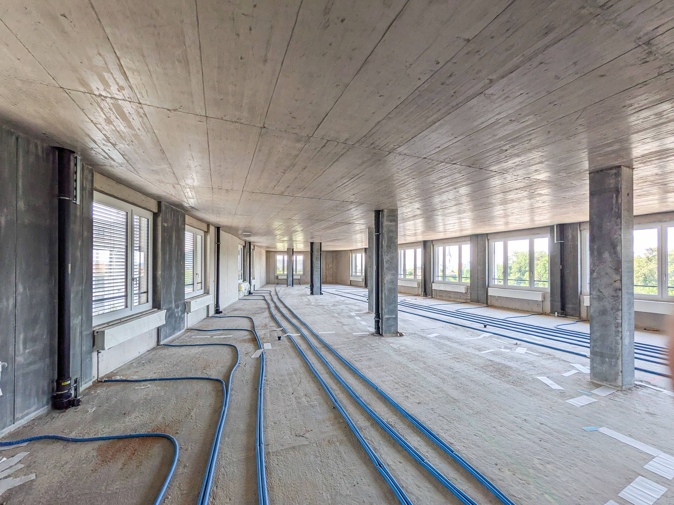 vitaone Rohbau Grossraum, Kabel am Boden